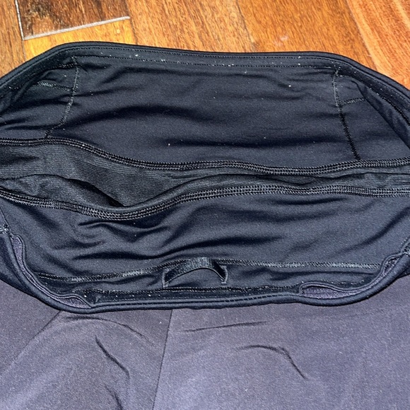 Lululemon Size 4 Speed Up Shorts - Picture 5 of 6